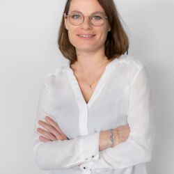 Prendre rendez-vous en ligne avec Célia OVION - Consultante en problématique capillaire